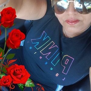 Meet your Posher, Yanet